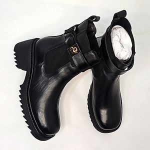 Steve Madden Gates Black Leat Bottie size 7